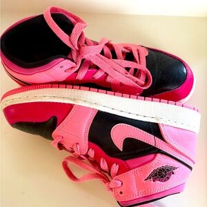Nike Kids Hi Top Pink and Black Sneakers